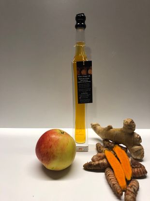 Äppelcidervinäger med svensk honung, ingefära och gurkmeja 100 ml